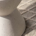 Odkládací stolek Keva 38 cm beton/terrazzo bílý