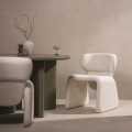 Designová jídelní židle Nabila bouclé bílá