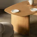 Oválný jídelní stůl Oriento 200 cm dub přírodní