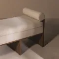 Čalouněná lavice Loppo 150 cm bouclé béžová/ořech Wisconsin
