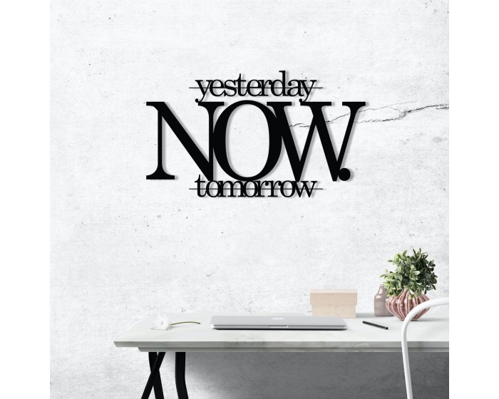 Nástěnná kovová dekorace Now černá