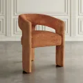 Designové čalouněné jídelní křeslo Leith skořicové