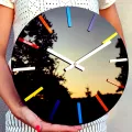 Nástěnné hodiny Colorfull 32 cm černé/barevné
