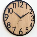 Dřevěné nástěnné hodiny Focus 33 cm dub přírodní/černé