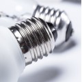 LED žárovka E-27 7W RSL021 teplá bílá