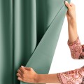 Závěs AmeliaHome Blackout s průchodkami 140x245 cm mátový