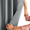 Závěs AmeliaHome Blackout s průchodkami 140x175 cm stříbrný