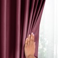 Závěs AmeliaHome Velvet s průchodkami 140x270 cm burgundy