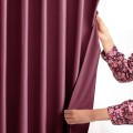 Závěs AmeliaHome Velvet s průchodkami 140x270 cm burgundy