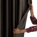 Závěs AmeliaHome Velvet s průchodkami 140x245 cm tmavě hnědý
