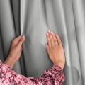 Závěs AmeliaHome Velvet s průchodkami 140x245 cm stříbrný