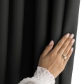 Závěs Carli s designovými poutky 140x250 cm černý