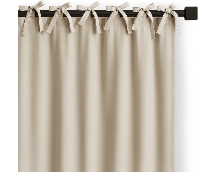 Závěs Carli s designovými poutky 140x250 cm světle béžový