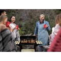 Zahradní gril na dřevěné uhlí BBQ1002 černý