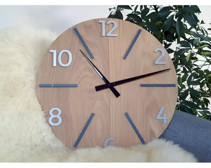 Dřevěné nástěnné hodiny Aksel 60 cm dub přírodní/černé/šedé