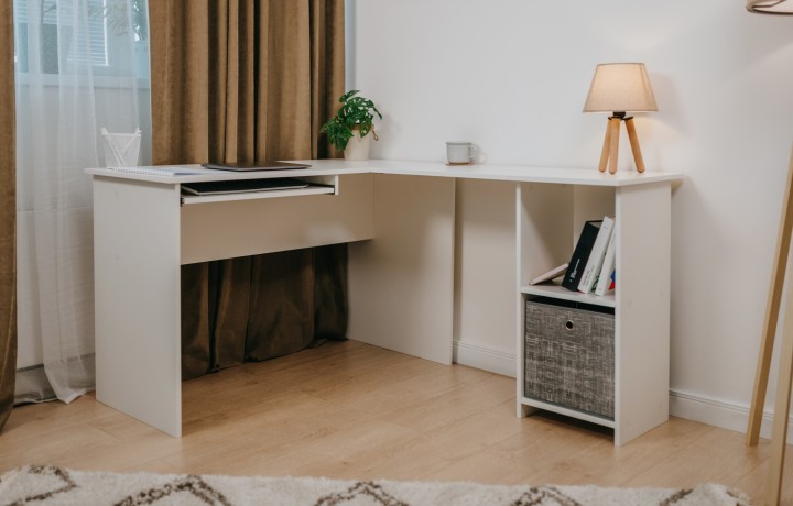 Psací rohový stůl Houseland Zion bílý